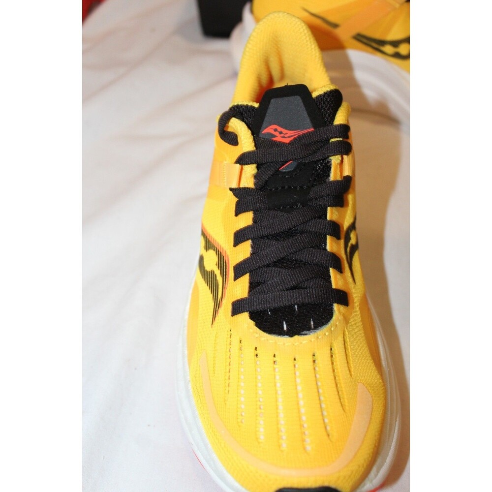 SAUCONY WOMEN'S TEMPUS RUNNING SNEAKERS GOLD BLACK NEW 5 $160 - Picture 4 of 7